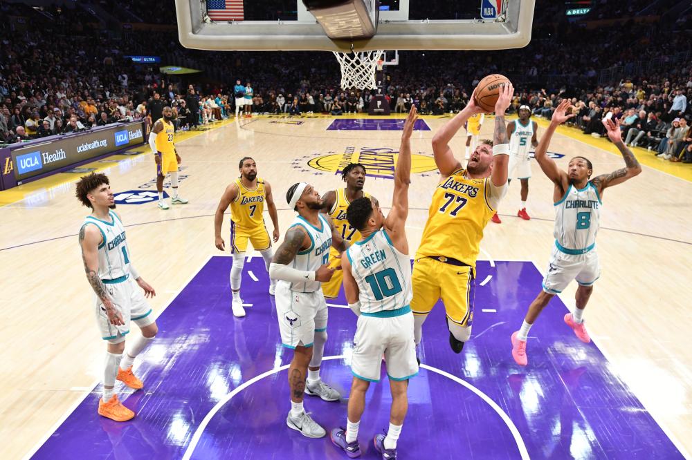 支球队在球 支球队在球