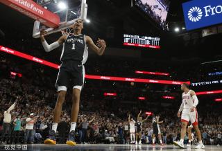 在这场比赛 在这场比赛