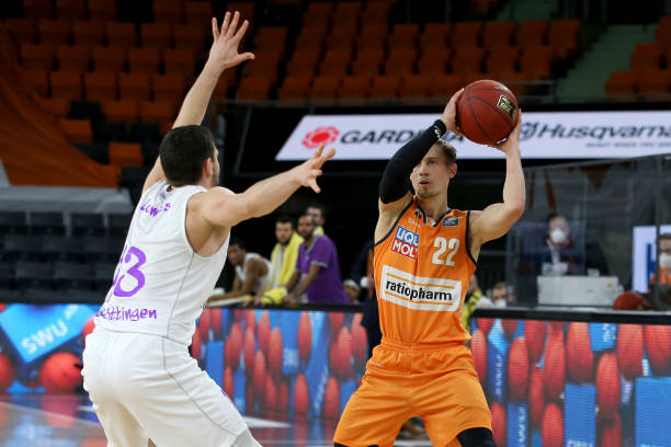 的双重考验 的双重考验